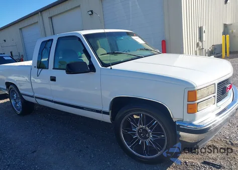 1997 GMC Sierra 1500 Sl Wideside z USA, uszkodzony, nr VIN 1GTEC19W8VE546100